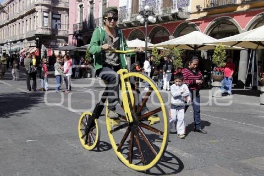 EXHIBICIÓN DE BICICLETAS