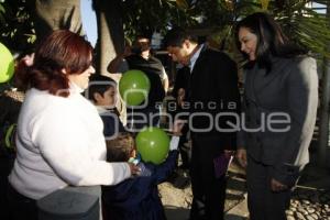LANZAN CARTAS A LOS REYES EN GLOBO AEROSTÁTICO