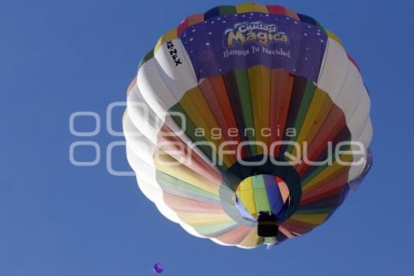 LANZAN CARTAS A LOS REYES EN GLOBO AEROSTÁTICO