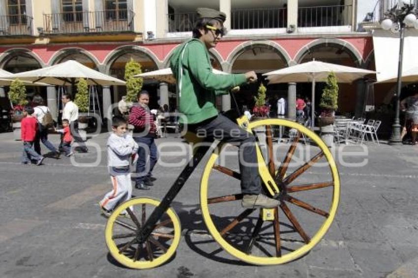 EXHIBICIÓN DE BICICLETAS