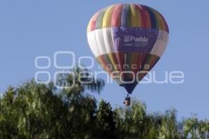 LANZAN CARTAS A LOS REYES EN GLOBO AEROSTÁTICO