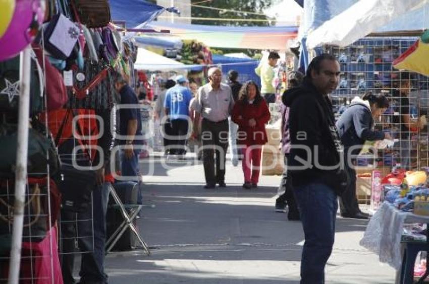 AMBULANTES SE INSTALAN EN LA MARGARITA . REYES MAGOS