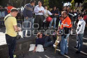 TURISTA CAÉ EN COLADERA DEL ZÓCALO