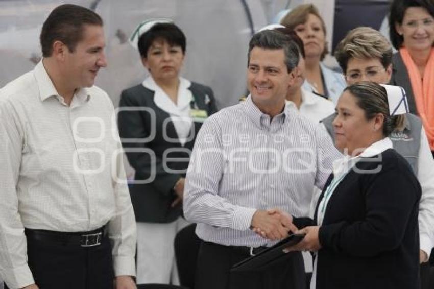 INAUGURA ENRIQUE PEÑA NIETO HOSPITAL EN ACATLÁN