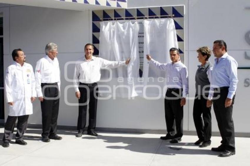 INAUGURA ENRIQUE PEÑA NIETO HOSPITAL EN ACATLÁN