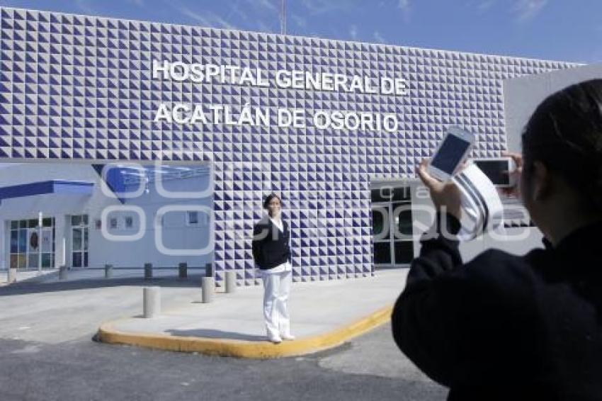 INAUGURA ENRIQUE PEÑA NIETO HOSPITAL EN ACATLÁN