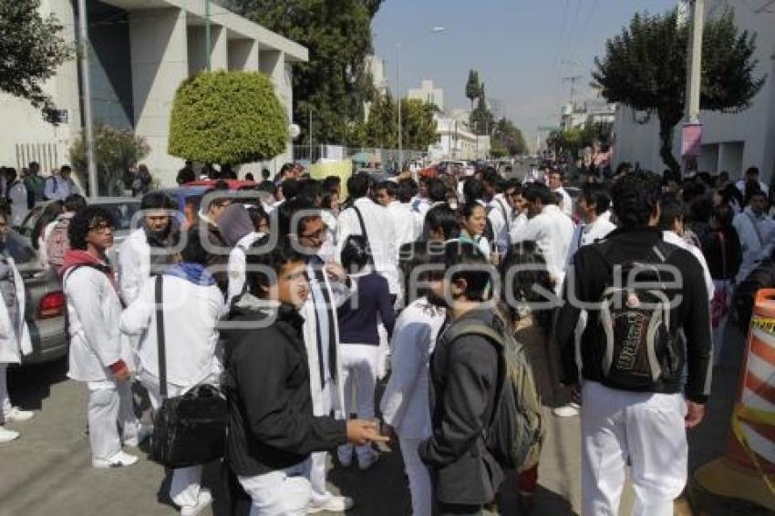 MANIFESTACION . MEDICINA . BUAP