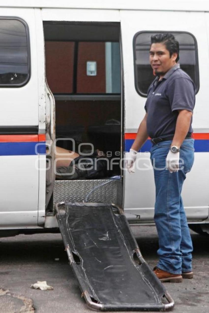 MUERE EN COMBI