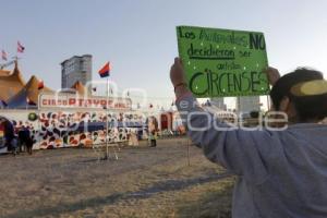 MANIFESTACIÓN CONTRA ANIMALES EN CIRCO