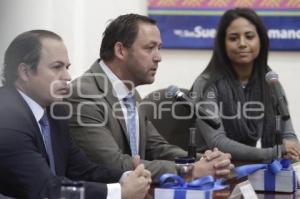 FIRMAN CONVENIO DIF Y EMPRESAS