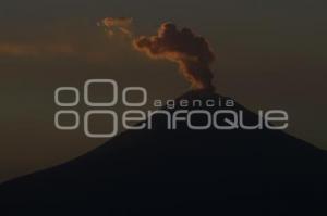 VOLCÁN . ATARDECER