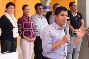 INAUGURA ALCALDE OBRAS EN XONACATEPEC
