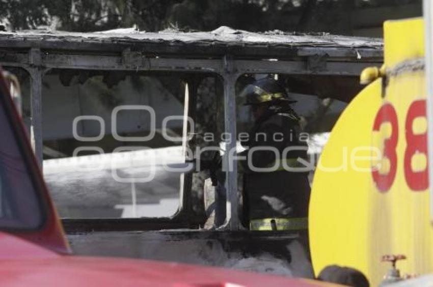 INCENDIO DE CAMIÓN EN AUTOPISTA