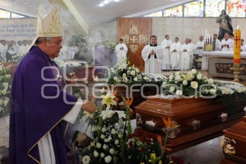 MISA DE CUERPO PRESENTE . ARZOBISPO DE PUEBLA