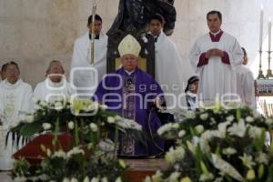 MISA DE CUERPO PRESENTE . ARZOBISPO DE PUEBLA