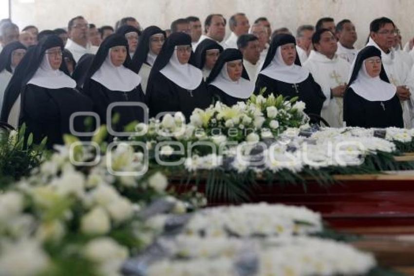 MISA DE CUERPO PRESENTE . ARZOBISPO DE PUEBLA