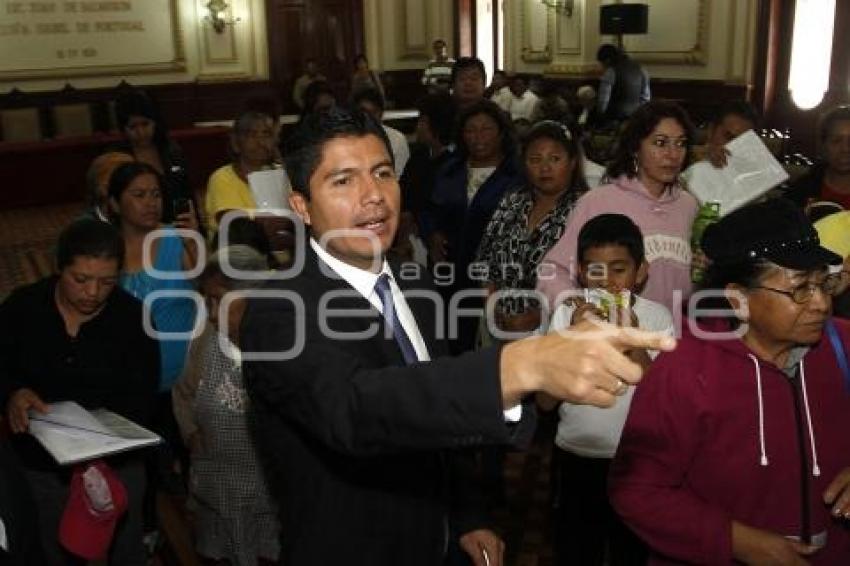AYUNTAMIENTO. ENTREGA DE ESCRITURAS