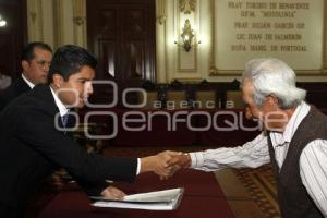 AYUNTAMIENTO. ENTREGA DE ESCRITURAS