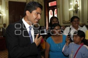 AYUNTAMIENTO. ENTREGA DE ESCRITURAS
