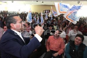OLIVA SE REUNIÓ CON PANISTAS POBLANOS