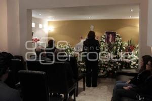 ACOMPAÑAN AL CEMENTERIO EL CUERPO DE KARLA LÓPEZ