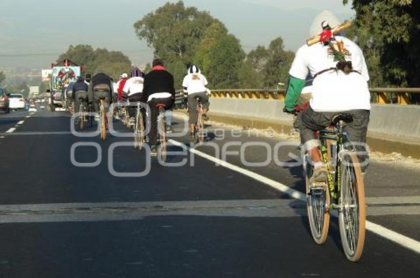 PEREGRINOS EN LA AUTOPISTA