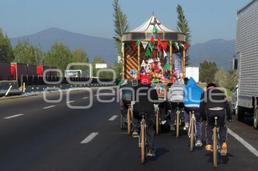 PEREGRINOS EN LA AUTOPISTA