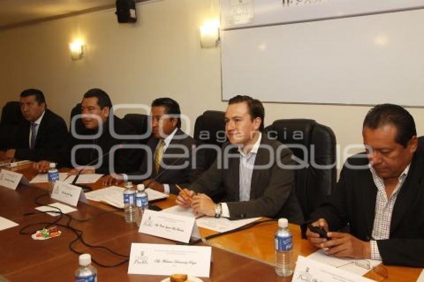 COMISIÓN CRÓNICA LEGISLATIVA Y ASUNTOS EDITORIALES