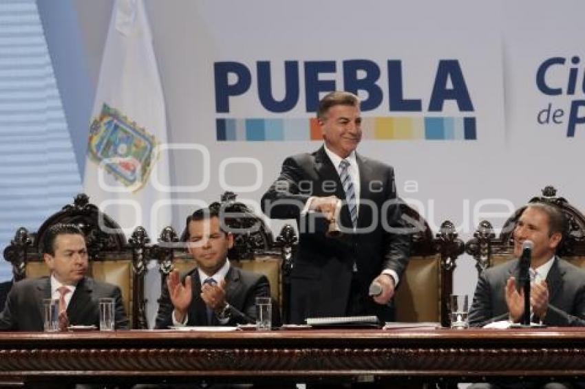 TOMA DE PROTESTA ANTONIO GALI