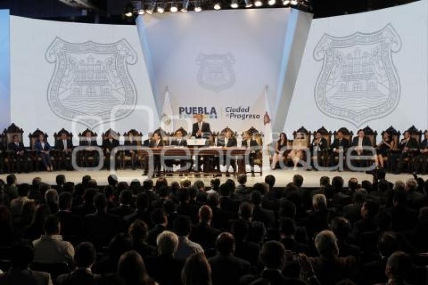 TOMA DE PROTESTA ANTONIO GALI