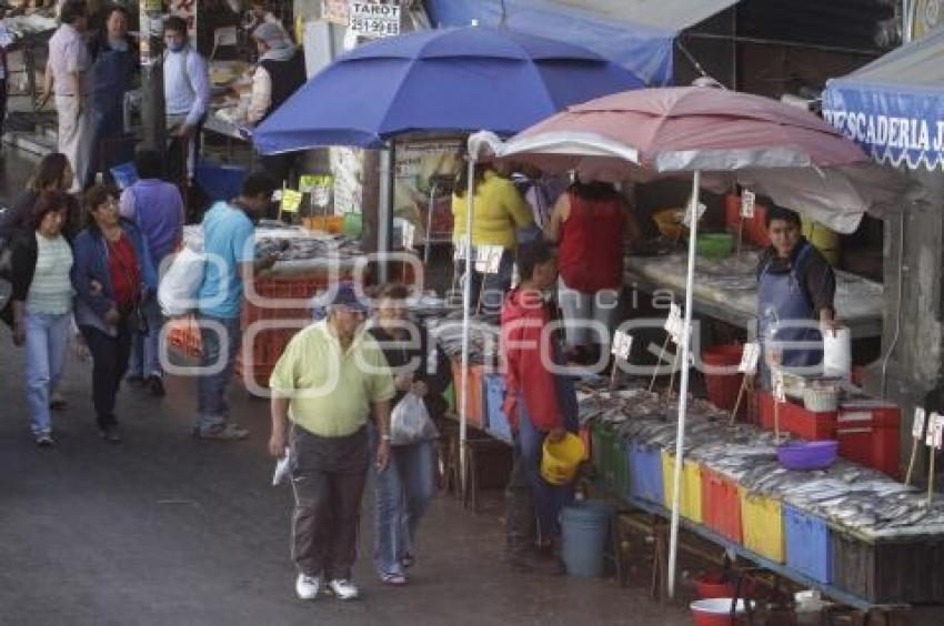 COMERCIO AMBULANTE EN MERCADO