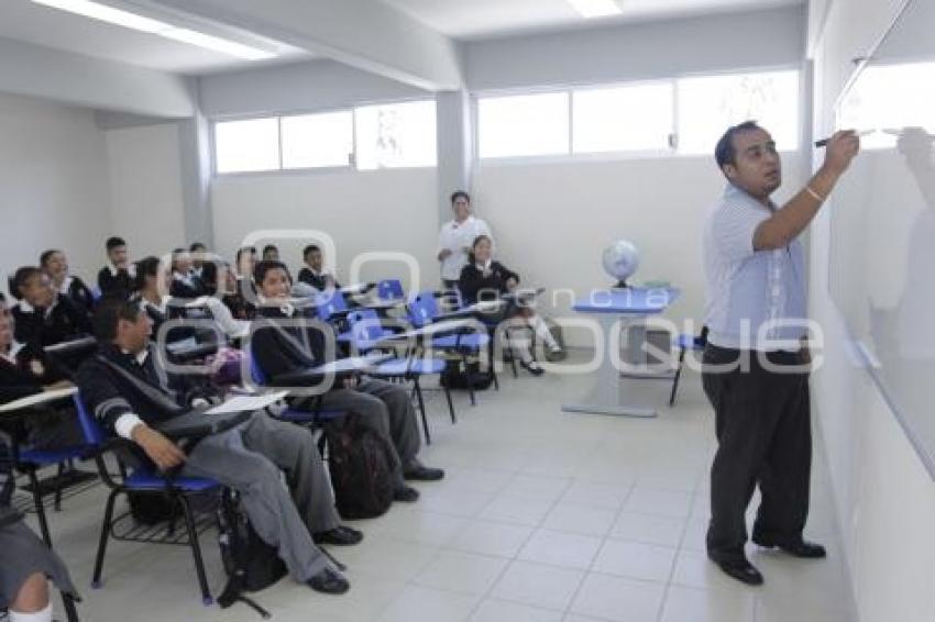 ENTREGA DE ESPACIOS EDUCATIVOS EN ATLIXCO