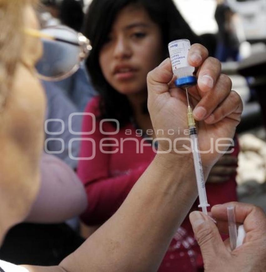 APLICACIÓN DE VACUNA CONTRA POLIOMELITIS