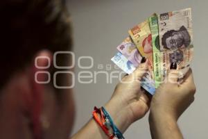 BILLETES Y MONEDAS