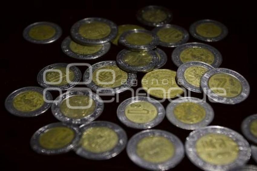 BILLETES Y MONEDAS