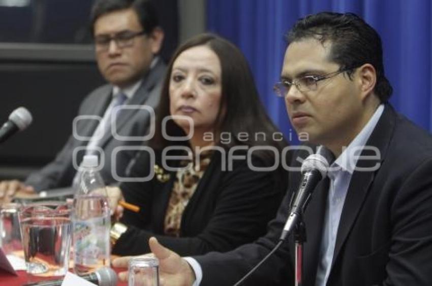 PRESENTAN CÁTEDRA JOSÉ RAMÓN COSSÍO