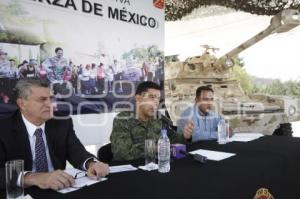 PRESENTAN CARRERA EN LA ZONA MILITAR