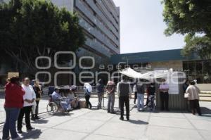 RESTRINGEN ACCESO EN HOSPITAL DEL IMSS