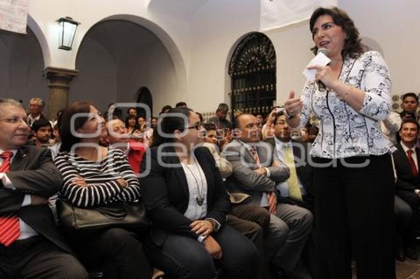 IVONNE ORTEGA TOMA PROTESTA A DELEGADOS DEL CEN EN PUEBLA