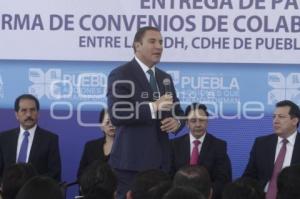 GOBERNADOR ENTREGA RECURSOS Y FIRMA CONVENIO EN DERECHOS HUMANOS