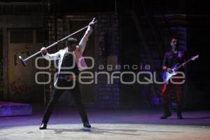 MUSICAL. HOY NO ME PUEDO LEVANTAR