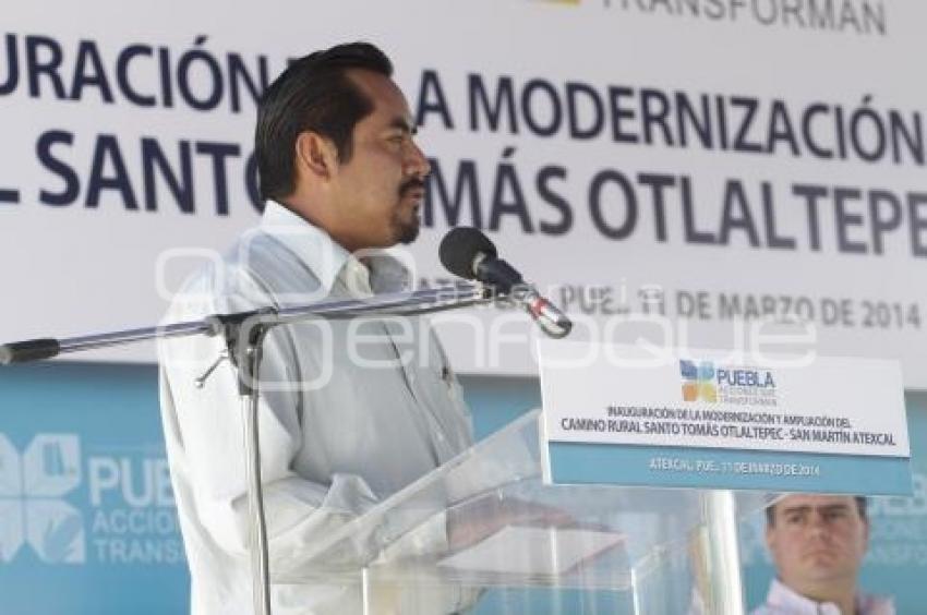 INAUGURA GOBERNADOR AMPLIACIÓN DE CAMINO