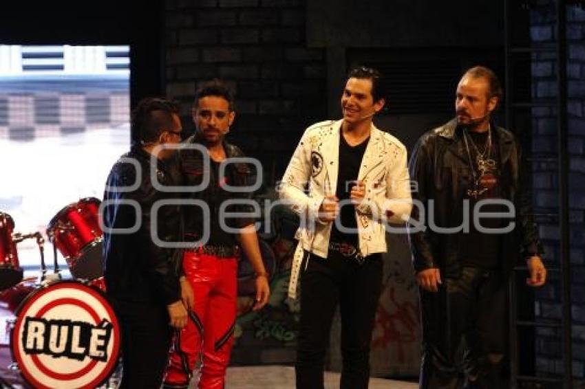 MUSICAL. HOY NO ME PUEDO LEVANTAR