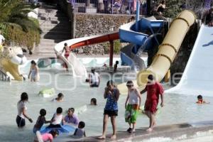 POBLANOS VISITAN BALNEARIOS POR PUENTE