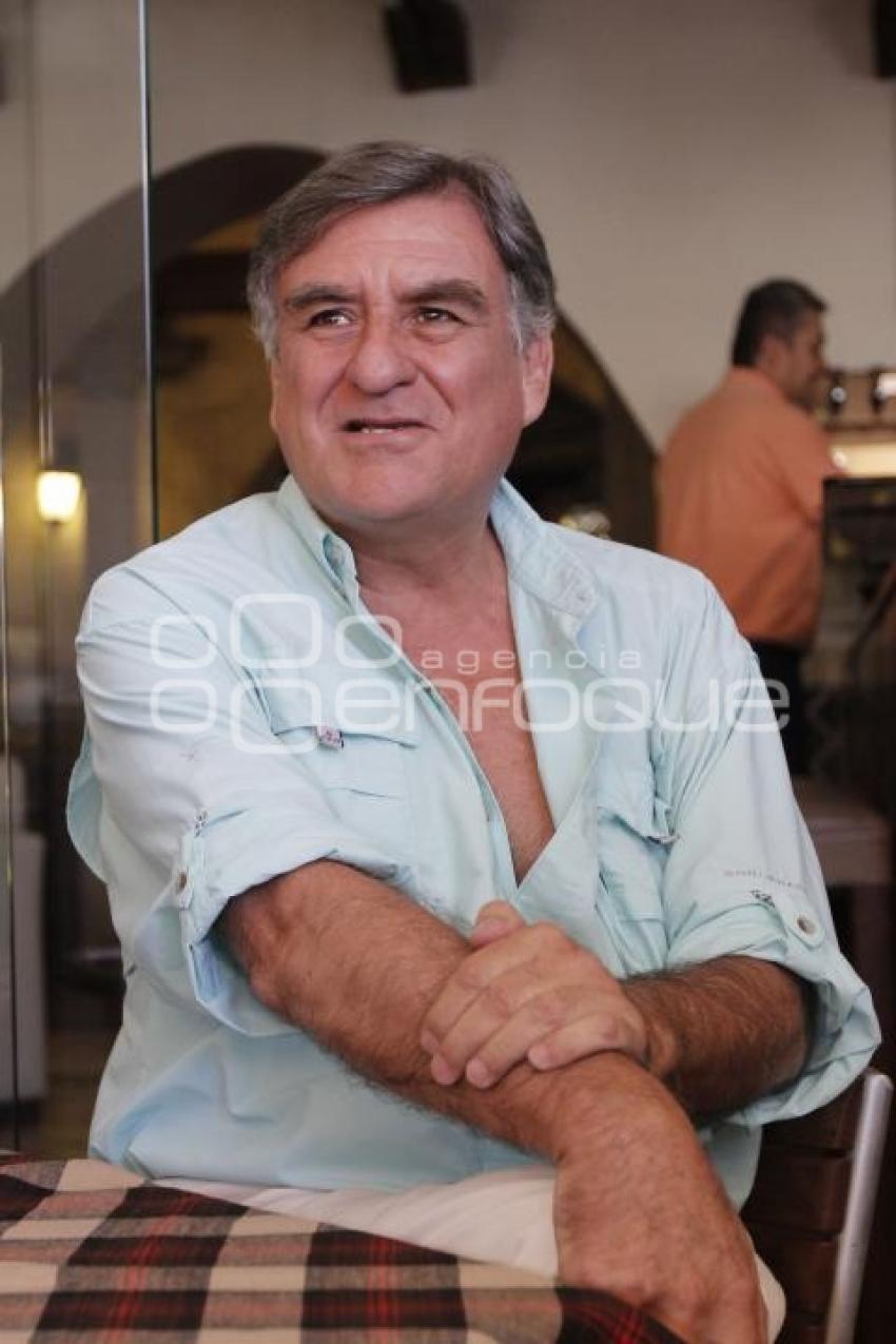 LUIS PAREDES