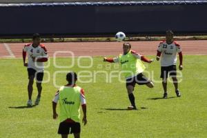 FÚTBOL. ENTRENAMIENTO LOBOS BUAP