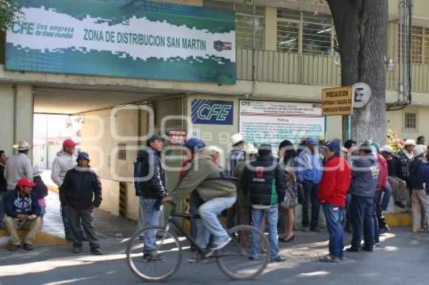 MANIFESTACIÓN DE CAMPESINOS EN CFE