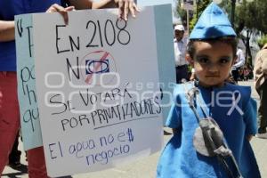 MANIFESTACIÓN EN CONTRA DE LA PRIVATIZACIÓN DEL AGUA