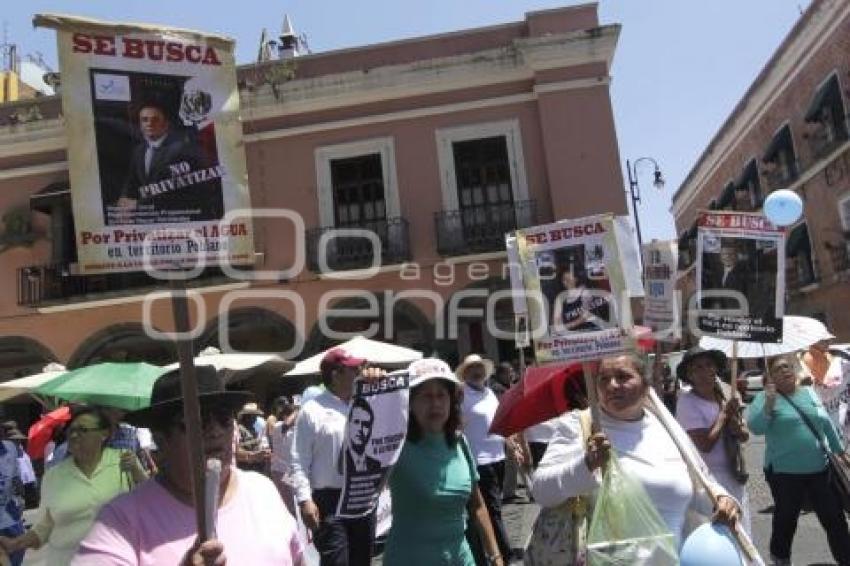 MANIFESTACIÓN EN CONTRA DE LA PRIVATIZACIÓN DEL AGUA