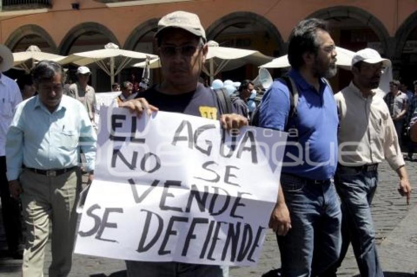 MANIFESTACIÓN EN CONTRA DE LA PRIVATIZACIÓN DEL AGUA